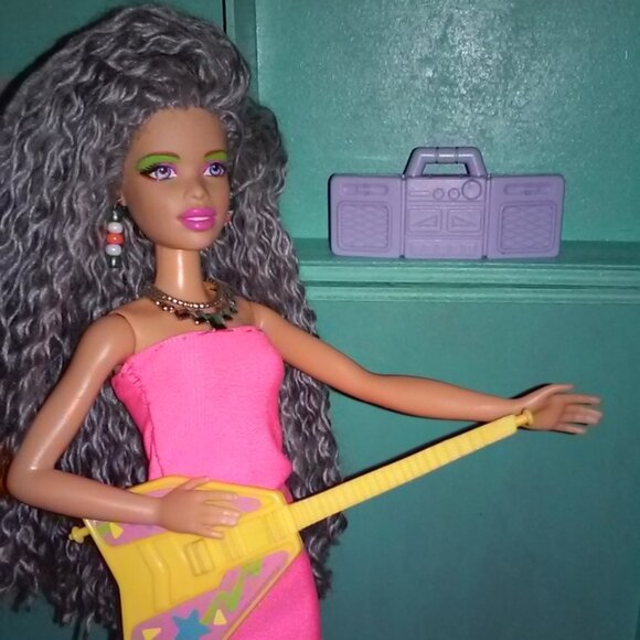 Barbie Doll boom box & yellow guitar music band 80s - Picture 3 of 4